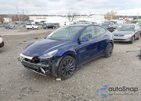 2022 Tesla Model Y Performance Dual Motor All-Wheel Drive z USA, uszkodzony, nr VIN 7SAYGDEF0NF524067